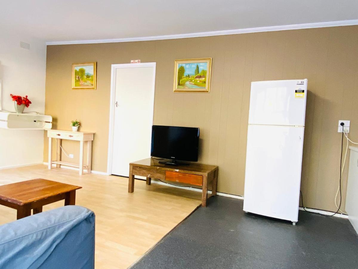 Mid Valley Motel モーウェル エクステリア 写真